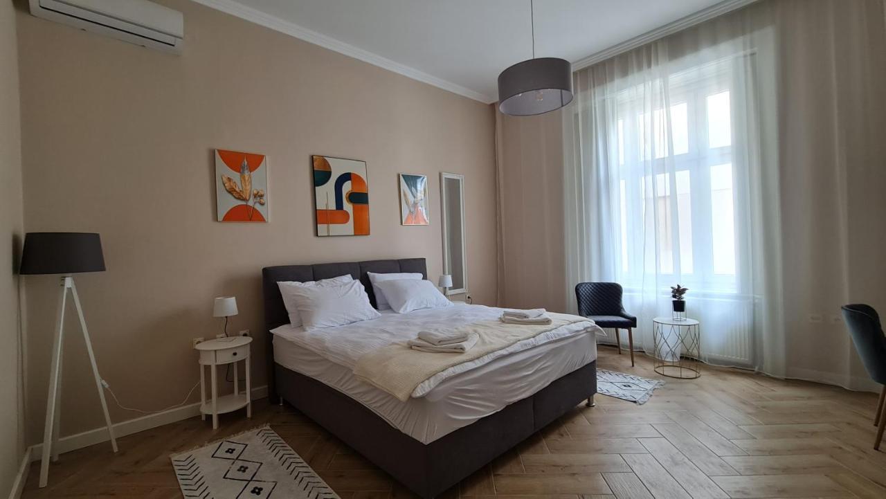 Отель Urban Haven Суботица Экстерьер фото