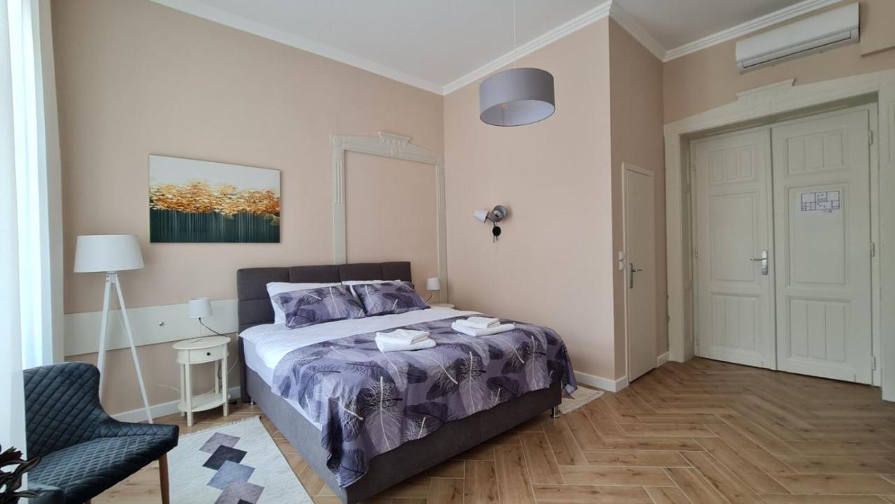 Отель Urban Haven Суботица Экстерьер фото