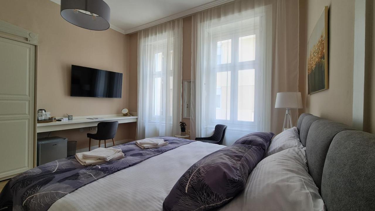 Отель Urban Haven Суботица Экстерьер фото