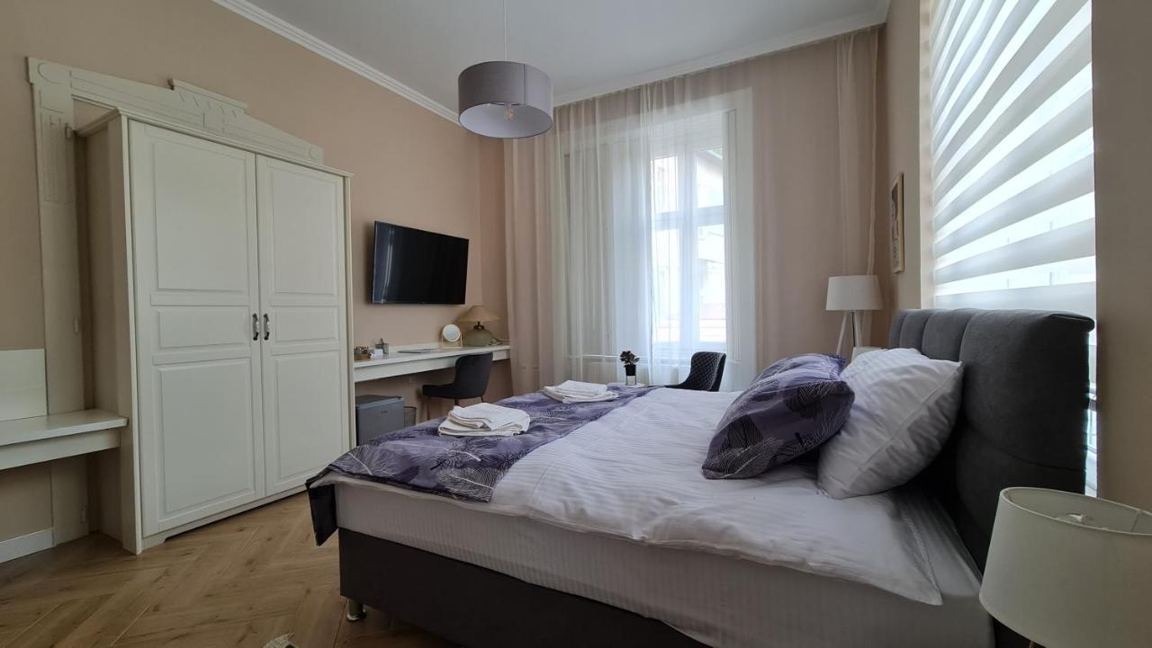 Отель Urban Haven Суботица Экстерьер фото